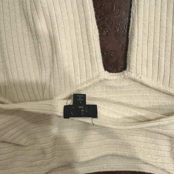 🤍 Revolve x NBD Ribbed Plunging Halter Top Revolve Debby Top in Creme Size L - Picture 3 of 6